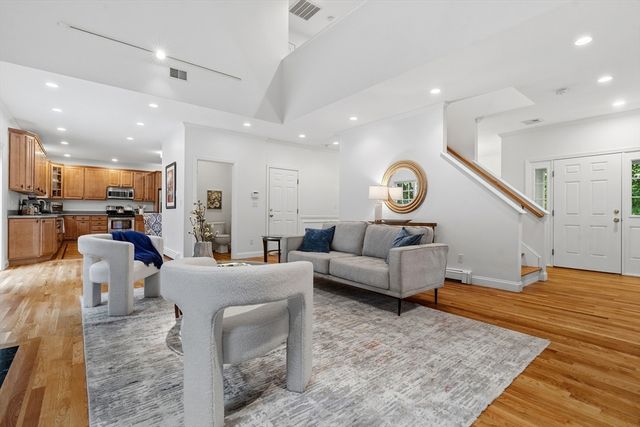 876 Central Ave, Needham, MA 02492