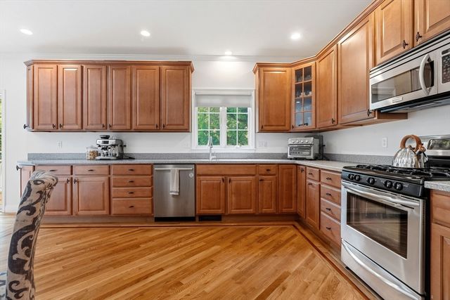 876 Central Ave, Needham, MA 02492