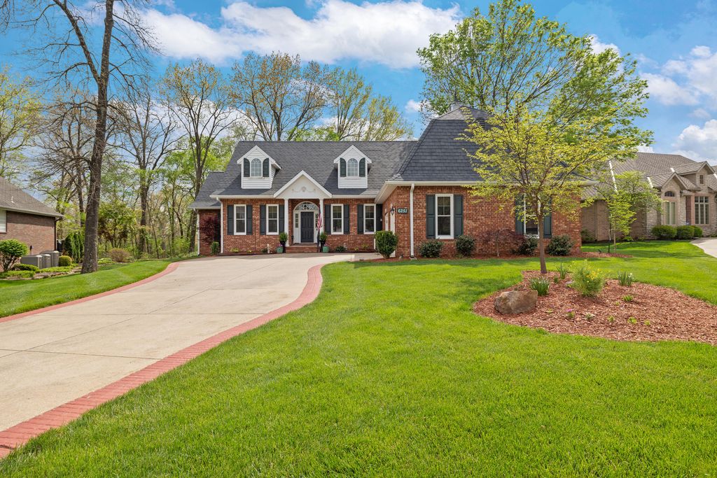 6251 S Woodside Circle, Ozark, MO 65721