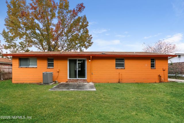 9572 SPOTTSWOOD Road W, Jacksonville, FL 32208