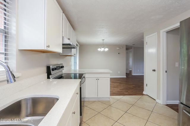 9572 SPOTTSWOOD Road W, Jacksonville, FL 32208