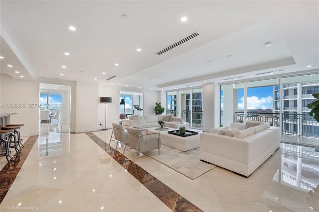 3400 SW 27th Ave 2202, Miami, FL 33133
