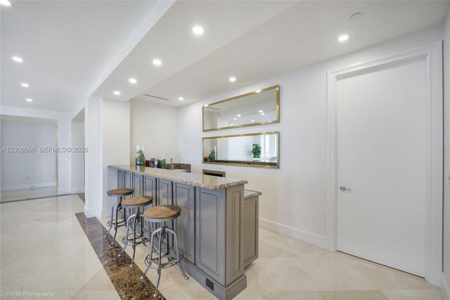 3400 SW 27th Ave 2202, Miami, FL 33133