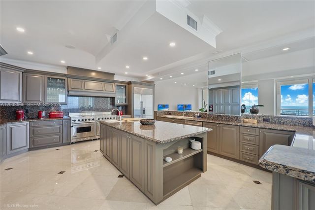 3400 SW 27th Ave 2202, Miami, FL 33133