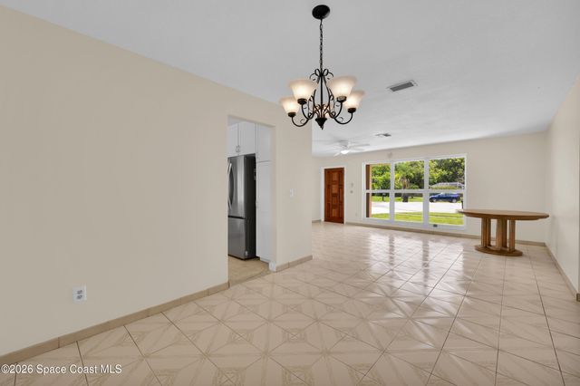 191 SW Ivanhoe Court, Port St. Lucie, FL 34983