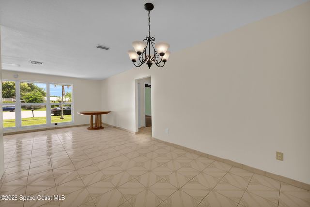 191 SW Ivanhoe Court, Port St. Lucie, FL 34983