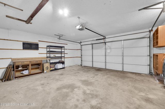 191 SW Ivanhoe Court, Port St. Lucie, FL 34983