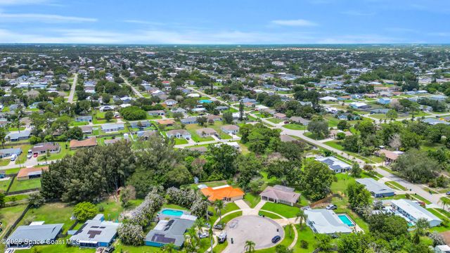 191 SW Ivanhoe Court, Port St. Lucie, FL 34983