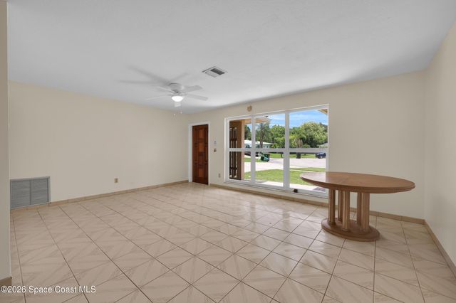 191 SW Ivanhoe Court, Port St. Lucie, FL 34983