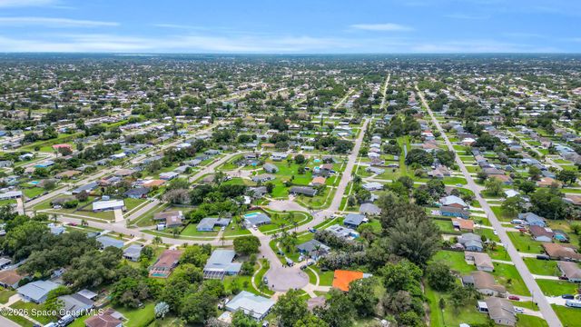 191 SW Ivanhoe Court, Port St. Lucie, FL 34983