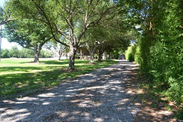 18076 La Hwy 3235, Galliano, LA 70354