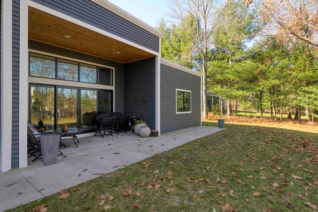 8900 Manhattan North, Long Lake Twp, MI 49684