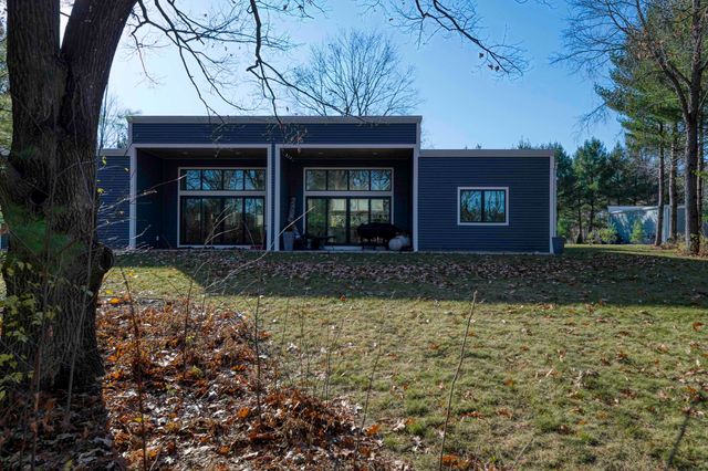 8900 Manhattan North, Long Lake Twp, MI 49684