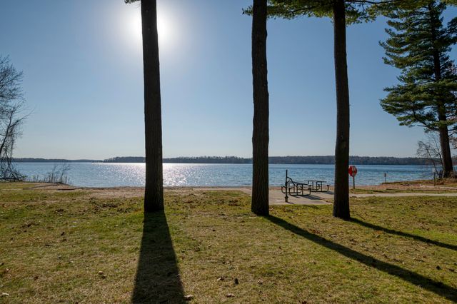 8900 Manhattan North, Long Lake Twp, MI 49684