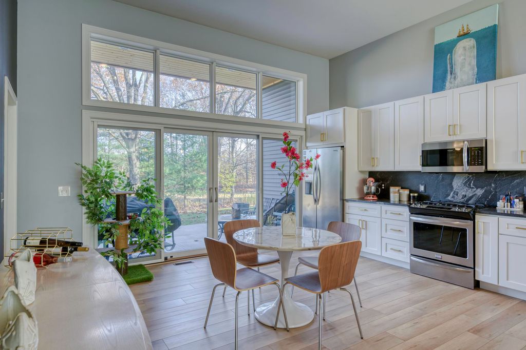 8900 Manhattan North, Long Lake Twp, MI 49684