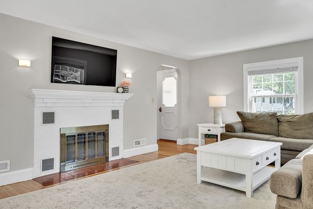 17 Ransom Road, Framingham, MA 01702