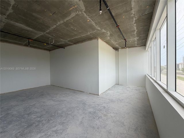 501 N Dixie Hwy 2004, Hallandale Beach, FL 33009