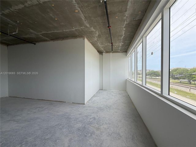 501 N Dixie Hwy 2004, Hallandale Beach, FL 33009