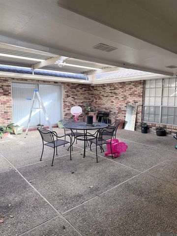 1311 Tara Blvd, Baton Rouge, LA 70806