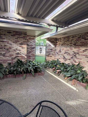 1311 Tara Blvd, Baton Rouge, LA 70806