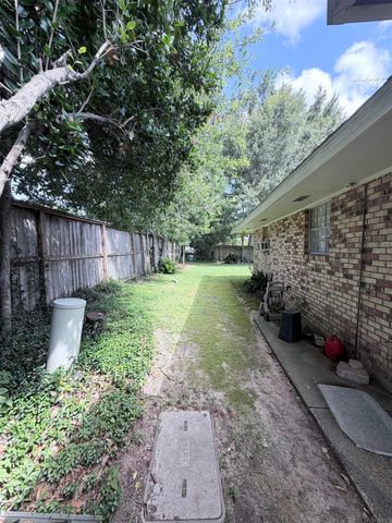 1311 Tara Blvd, Baton Rouge, LA 70806