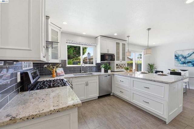 37896 Manzanita St, Newark, CA 94560