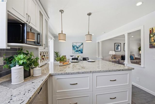 37896 Manzanita St, Newark, CA 94560