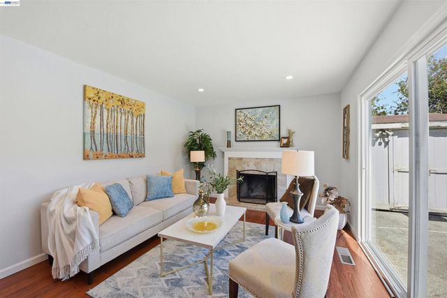 37896 Manzanita St, Newark, CA 94560