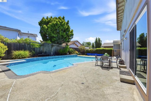 37896 Manzanita St, Newark, CA 94560