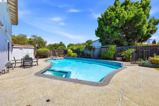 37896 Manzanita St, Newark, CA 94560