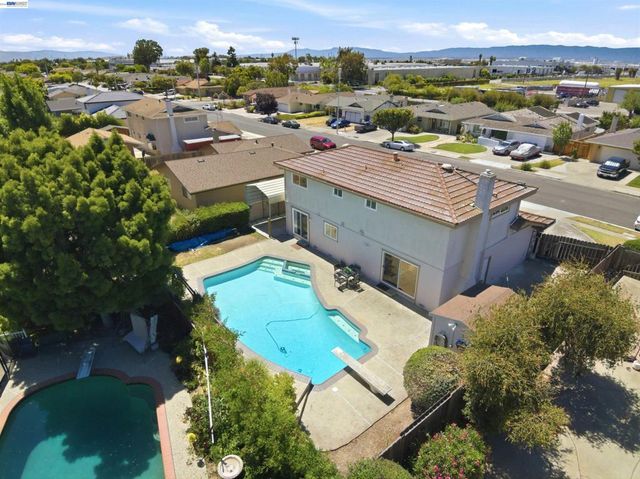 37896 Manzanita St, Newark, CA 94560