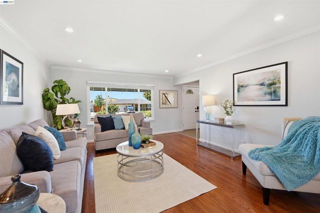 37896 Manzanita St, Newark, CA 94560