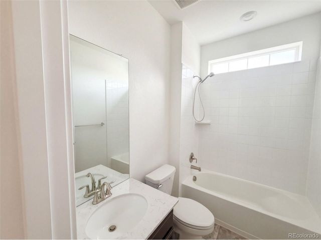 593 Columbia St, Johnstown, CO 80534