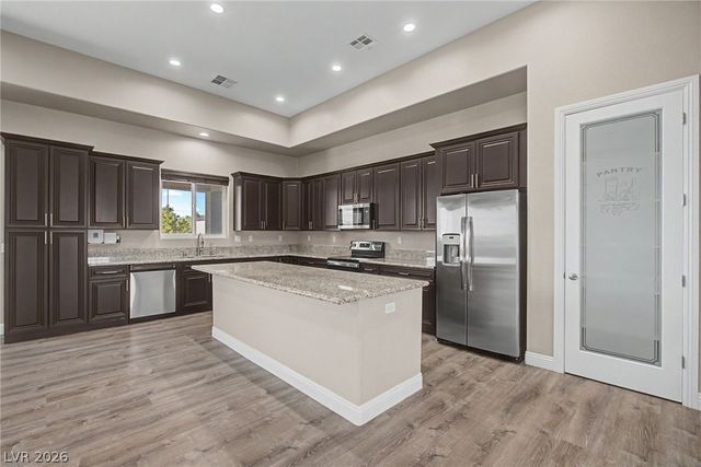 1360 Labrador Street, Pahrump, NV 89048