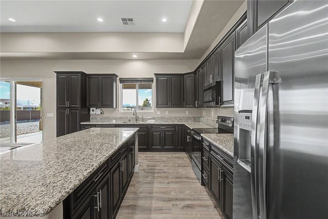 1360 Labrador Street, Pahrump, NV 89048