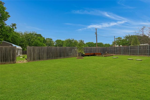 11061 Foutch Road, Pilot Point, TX 76258