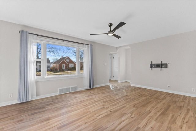 3223 S 25th STREET, Milwaukee, WI 53215