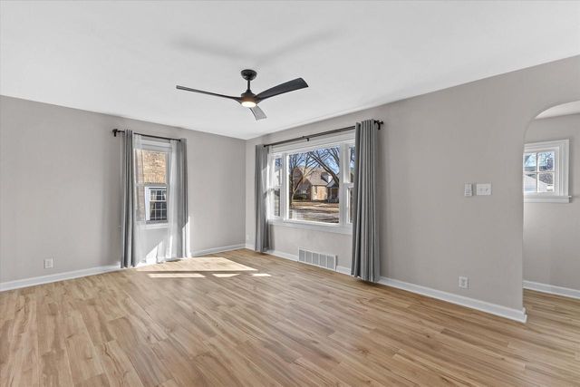 3223 S 25th STREET, Milwaukee, WI 53215