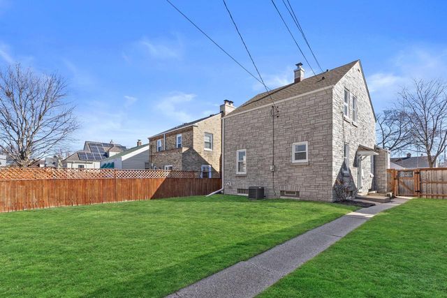 3223 S 25th STREET, Milwaukee, WI 53215