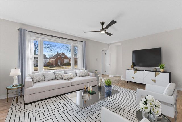 3223 S 25th STREET, Milwaukee, WI 53215