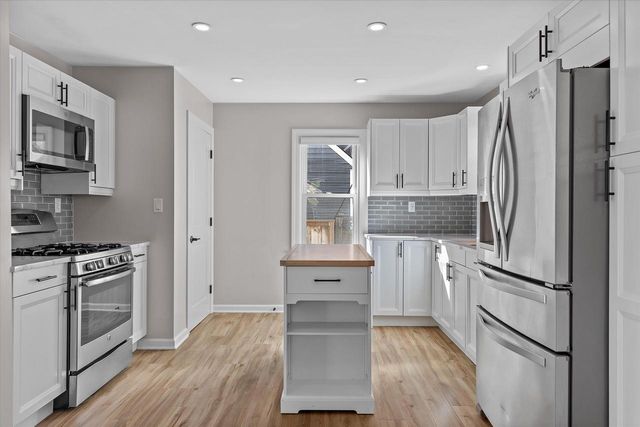 3223 S 25th STREET, Milwaukee, WI 53215