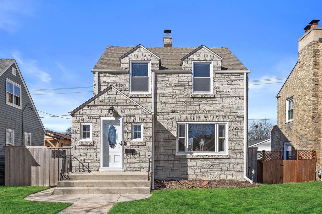 3223 S 25th STREET, Milwaukee, WI 53215