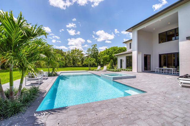 8600 Damascus Drive, Palm Beach Gardens, FL 33418