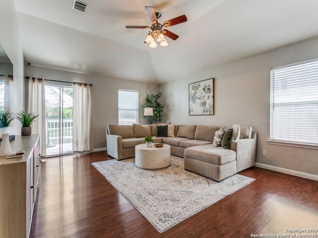 8927 John Barrett, San Antonio, TX 78240