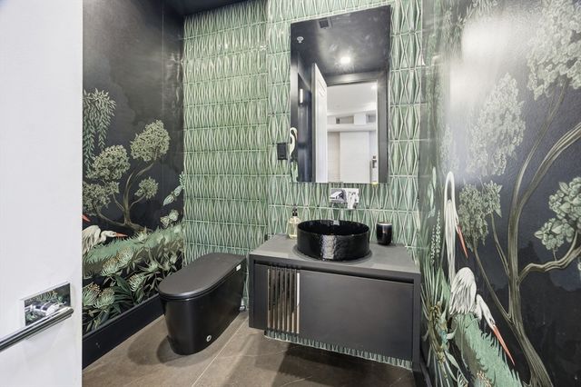 125 Broad St PH, Boston, MA 02110