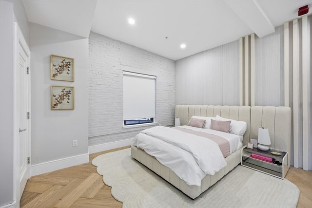 125 Broad St PH, Boston, MA 02110