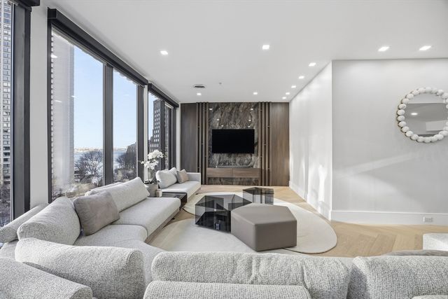 125 Broad St PH, Boston, MA 02110