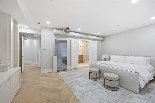 125 Broad St PH, Boston, MA 02110