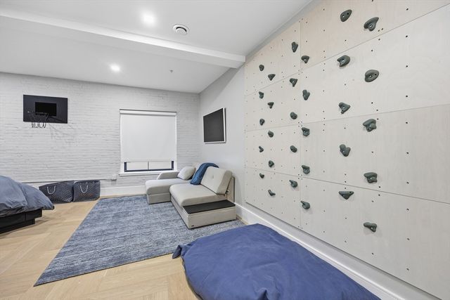 125 Broad St PH, Boston, MA 02110