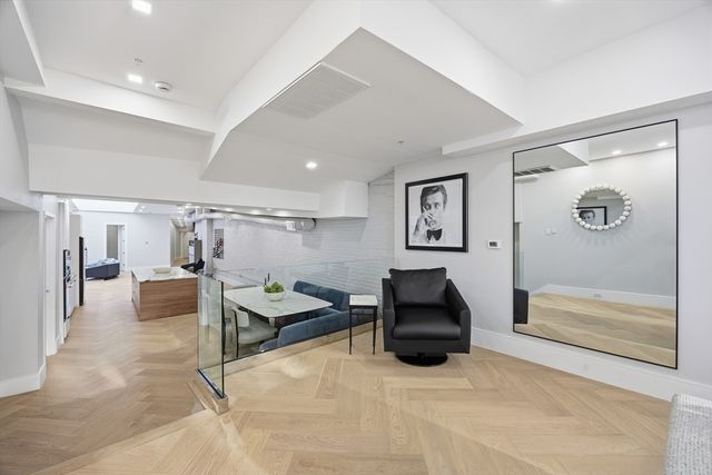 125 Broad St PH, Boston, MA 02110